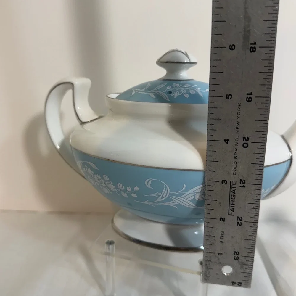 Royal Doulton Alexandria H.4912 Teapot Blue White Floral Bone China England